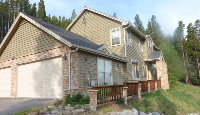 Breckenridge Retreat, quiet, pet friendly, beautiful views, gourmet kitchen