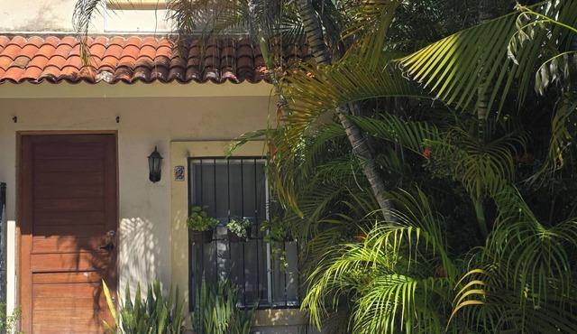 Bright & Spacious Well-Located 2 Bedrooms Home