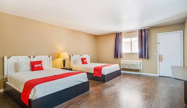 Budget-Friendly Accommodation! FREE Parking, Near National Route 66 Museum