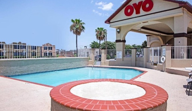 Budget-Friendly Hotel Near McAllen-Miller International Airport