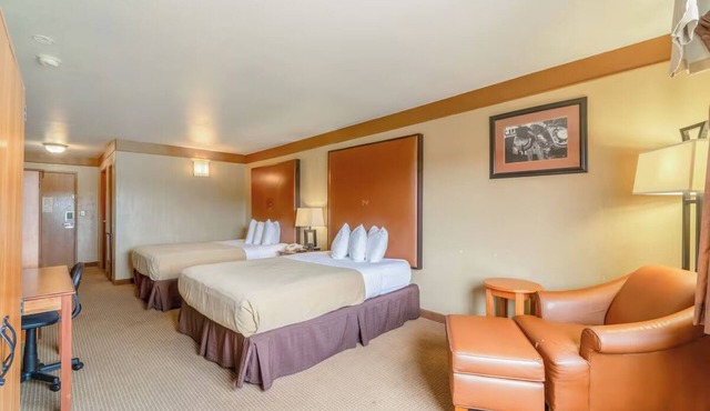 Budget-Friendly Stay w/Two Queen Beds & Dining Space in Beeville