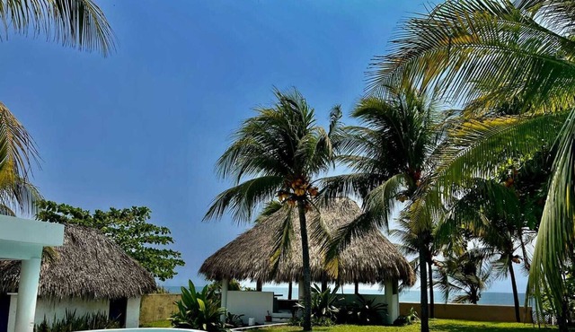 Cafe Del Mar – Ocean Front Beach House