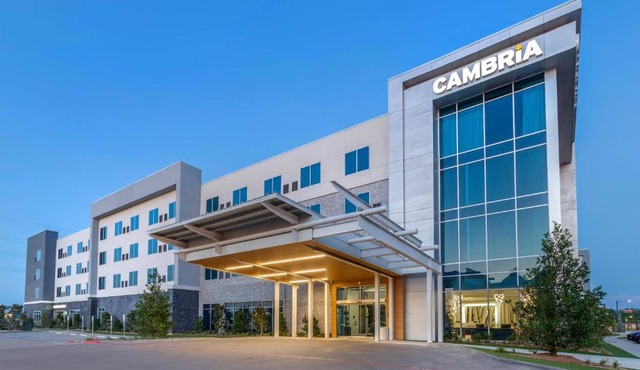 Cambria Hotel Waco University Riverfront
