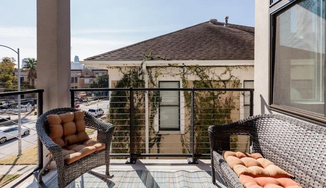 Capitol View Condos by One Fine Bnb - Paramount