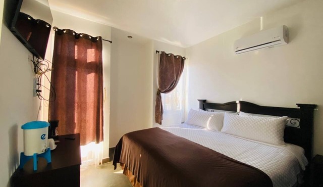 Casa Bougambilia of Villa Verde 1 minute from Pradera and Cunori Shopping Center.