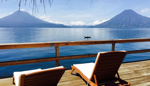 Casa de Larry, Lakefront 3 Bedroom Villa, Private Deck and Palapa over the Lake