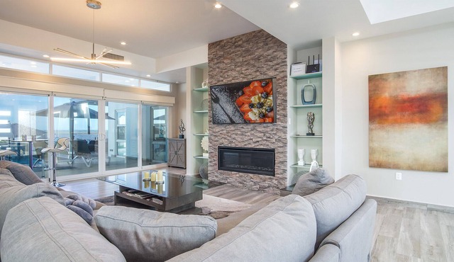 Casa de Sonrisa - Splendid Laguna Shores Home