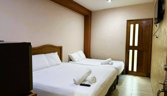 Casa la roca 3, family room, A/C, wifi, with minibar and pool access