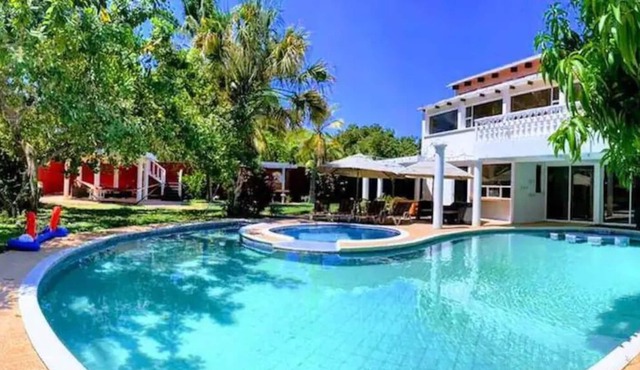 Casa Las Gaviotas - Five Bedroom House, Sleeps 16