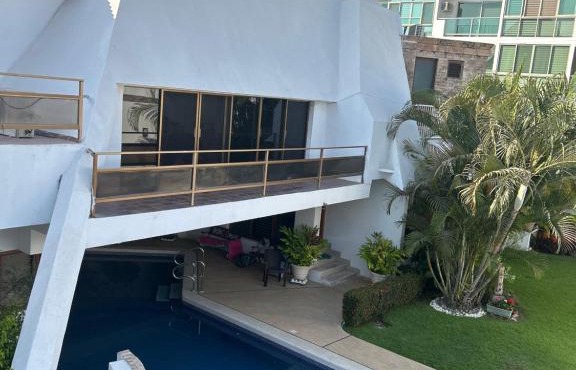 Casa Piramide