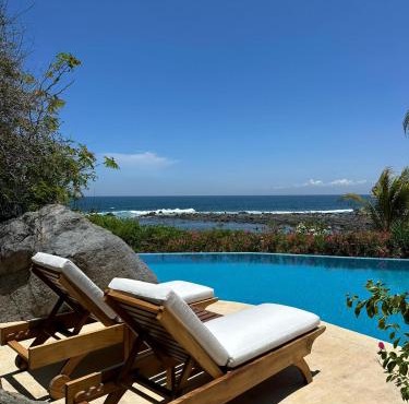 Casamar, beach front estate on Troncones Point