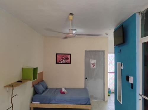 Casita Linda Vista en Cancún, Privado con A C y WiFi, Cerca de Transporte a Zona Hotelera