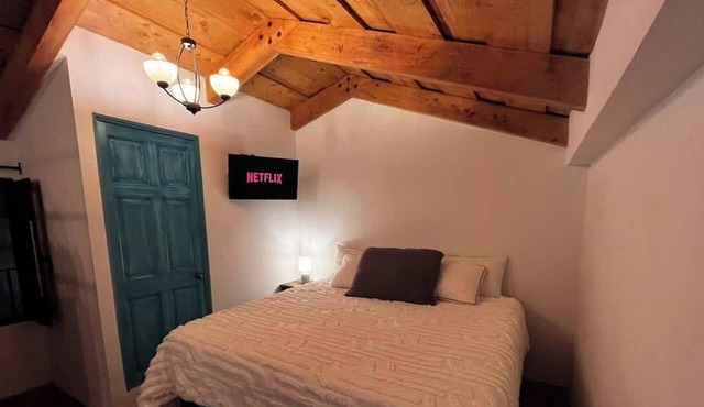 Central Antigua Loft · King Bed · Volcano Views