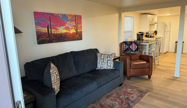 Central East 1BR/1Bath Near Hospitals & Mall