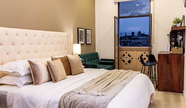 Central Park Jr. Suites
