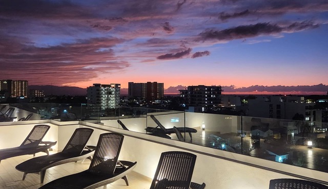 Centrally condo with amazing views and great Location!
