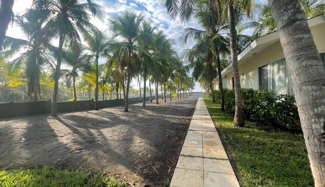 CH037 Casa Grande con Playa