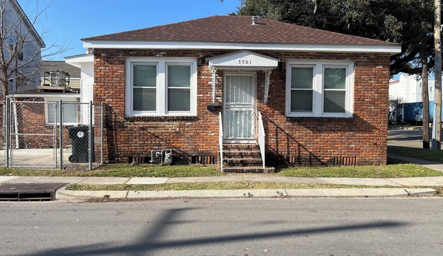 Charming 2-bedroom house with AC and WiFi in fabulous New Orleans