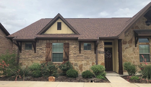 Charming 3Bed/3Bath Aggieland townhome located 4 miles from Texas A&M University