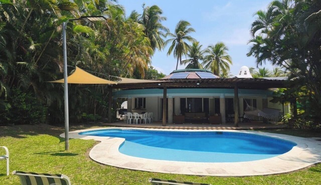 Charming 4-bedroom house with AC in Port of San Jose