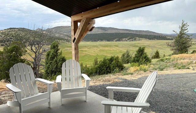 Charming Cabin with Panoramic Mountain Views near Pony in the Tobacco Root Foothills, Montana