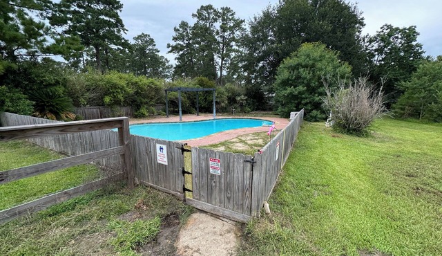 Charming Country Home with Pool - Unit A