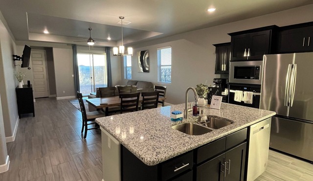 Charming, Cozy, Spacious Home in Horizon City