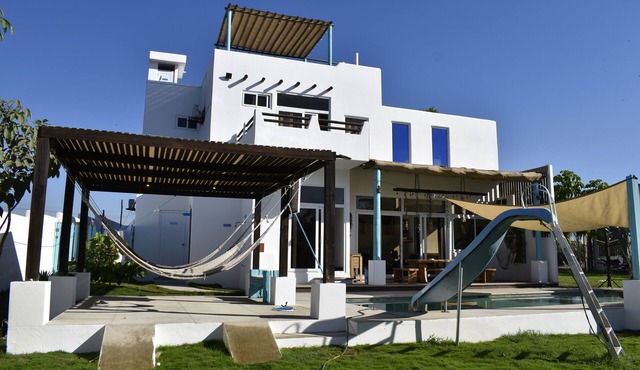 Charming 4-bedroom house with AC and WiFi in beautiful El Paredón Buena Vista