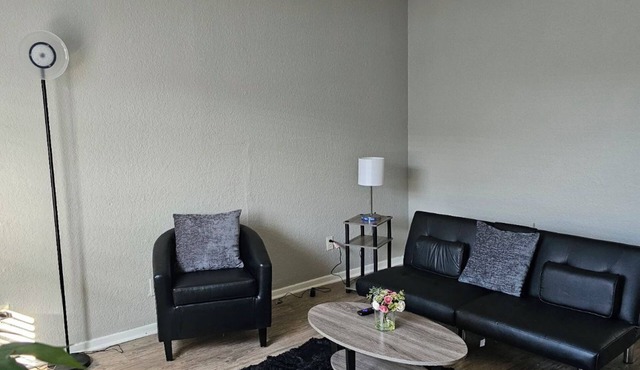Charming townhome in delightful Addison with space for everybody!