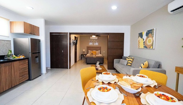 Cheerful Condo, Mountainview Roof and Lounge