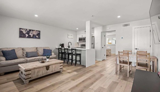 Chic & Stylish 1BR Retreat - Near Zilker Park