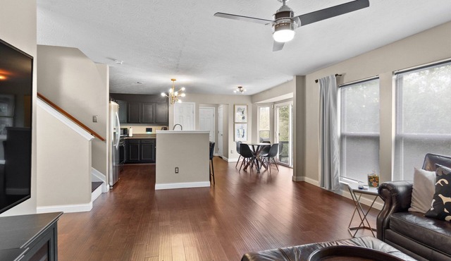 Cincinnati · Oakley · 5-Bed Home · Extended Stay in Cincinnati