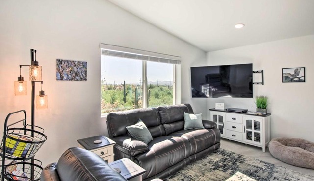 Classy Tucson Escape w/Fire Pit on 5 Acres!