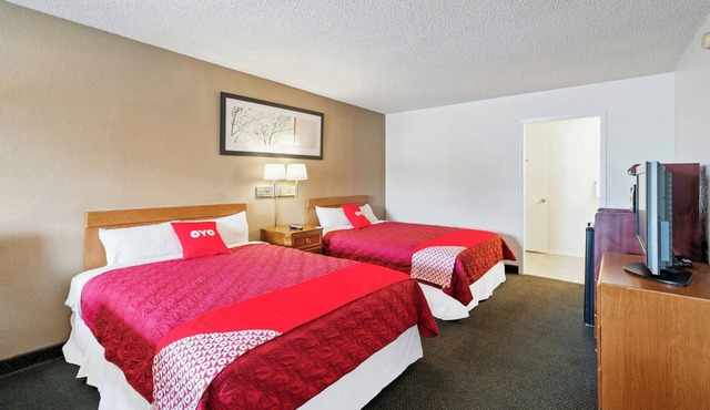 Clean, Budget and Pet-Friendly Room with Essentials Near I-10