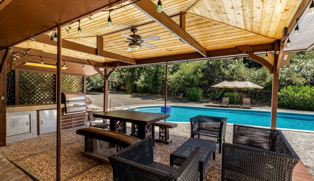 Clearlake Getaway | Pool + Boat Parking Sleeps 6