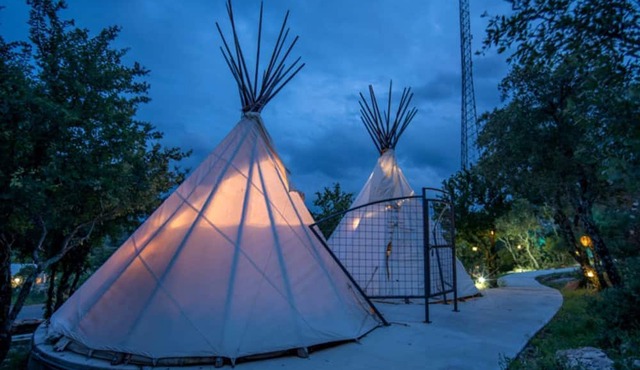 Cliffside Tipi Retreat with Jetted Soak & Sunset Skies in Cottonwood Shores, Texas