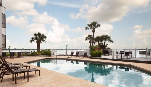Close to NASA with Easy Access to Houston’s Bay Area Attractions w/Pool