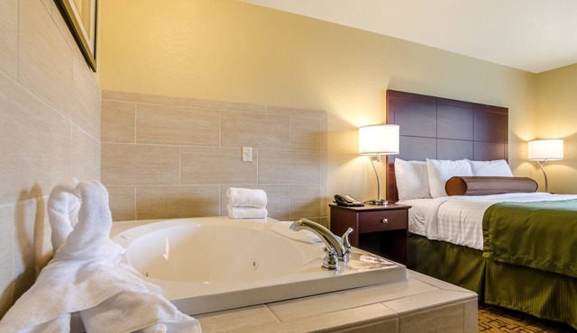 Cobblestone Inn & Suites - Oberlin