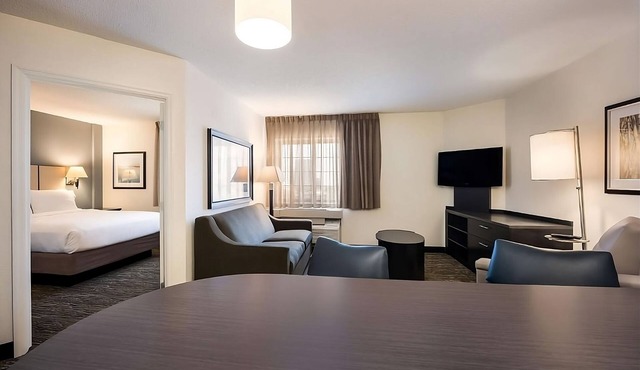 Comfort and Relaxation! TWO Spacious 1BR Suites, Full Kitchen, Pets Allowed!