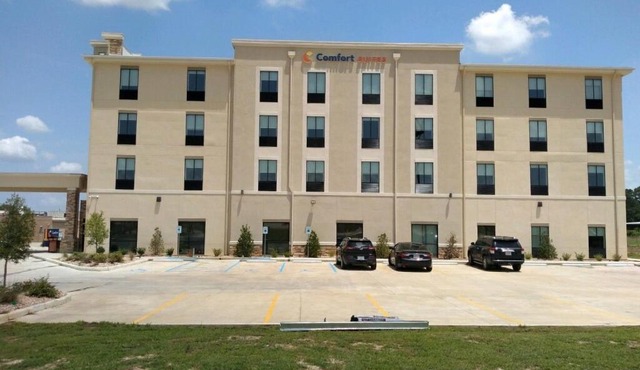 Comfort Suites West Monroe near Ike Hamilton Expo Center