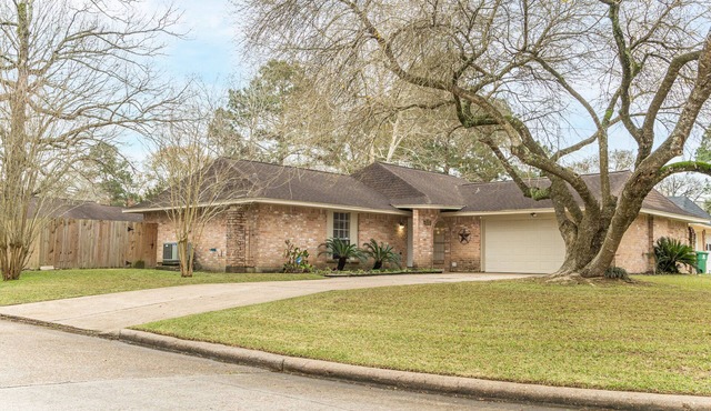 Comfortable Houston 3 bedroom home ,15 minutes from IAH