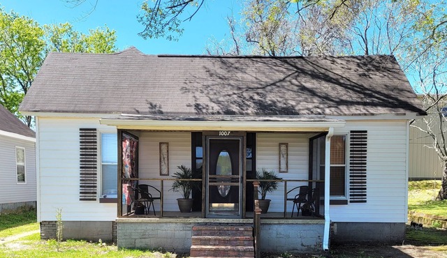 Conveniently located near the heart of Water Valley & University of Mississippi!