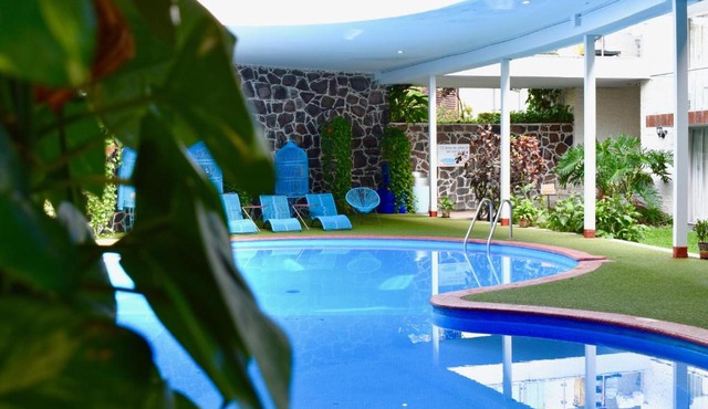 Country Hotel & Suites