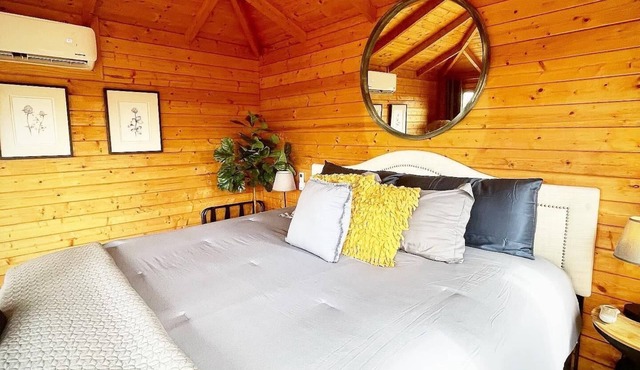 Courage Cabin @ 13 Acres - Stay/Shop/Yoga/Swim