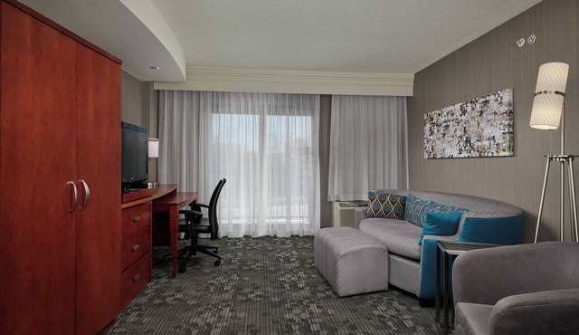 Courtyard by Marriott Bristol in Bristol