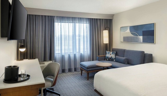 Courtyard by Marriott Springfield Airport in Springfield