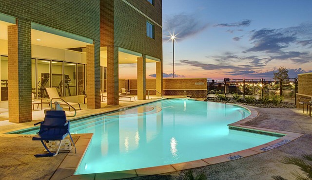 Courtyard by Marriott Dallas Carrollton