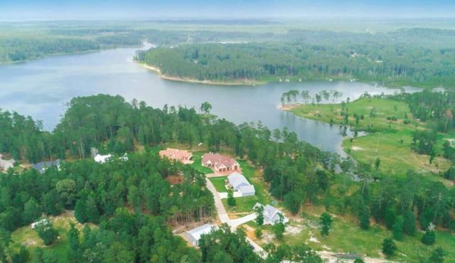 Cove's Escape - Waterfront at Lake Sam Rayburn