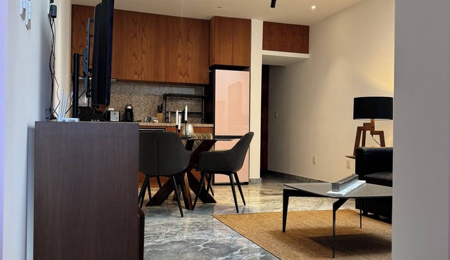 Cozy 1 bedroom, 2 full bathrooms, sofa Beth in living room, full security.