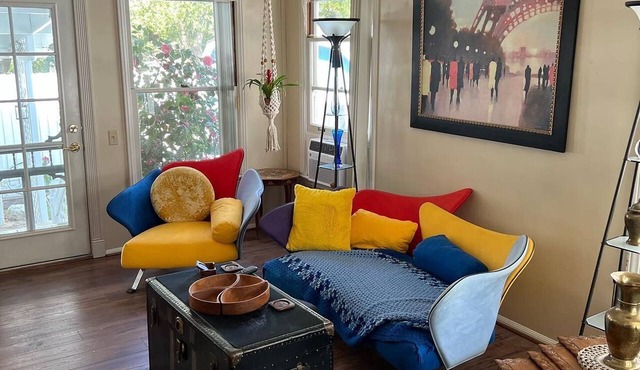 Cozy 1-bedroom house in historic Knolls Neighborhood in Simi Vallehy in Simi Valley